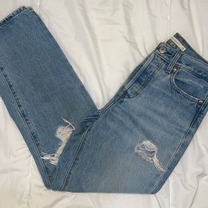 Levi Distressed Jeans